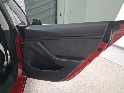 Used 2021 Tesla Model 3 Standard Range Plus image 12