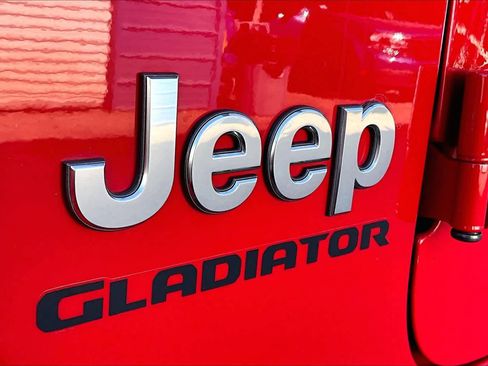 Used 2020 Jeep Gladiator Overland image 35