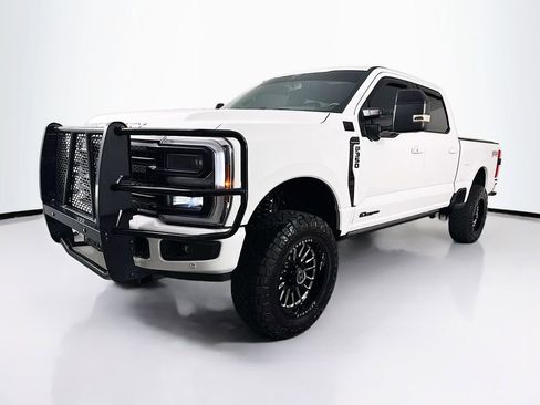Used 2025 Ford F350 Platinum w/ FX4 Off-Road Package image 3