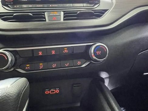 Used 2025 Nissan Altima 2.5 SV image 36