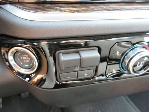 New 2026 GMC Sierra 3500 SLE w/ SLE Value Package AWD/4WD image 16