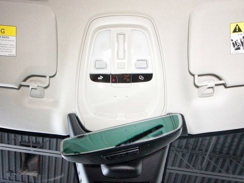 Certified 2025 Volvo XC90 B6 Plus w/ Protection Package Premier image 10