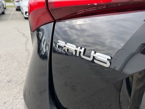 Used 2022 Toyota Prius LE image 11