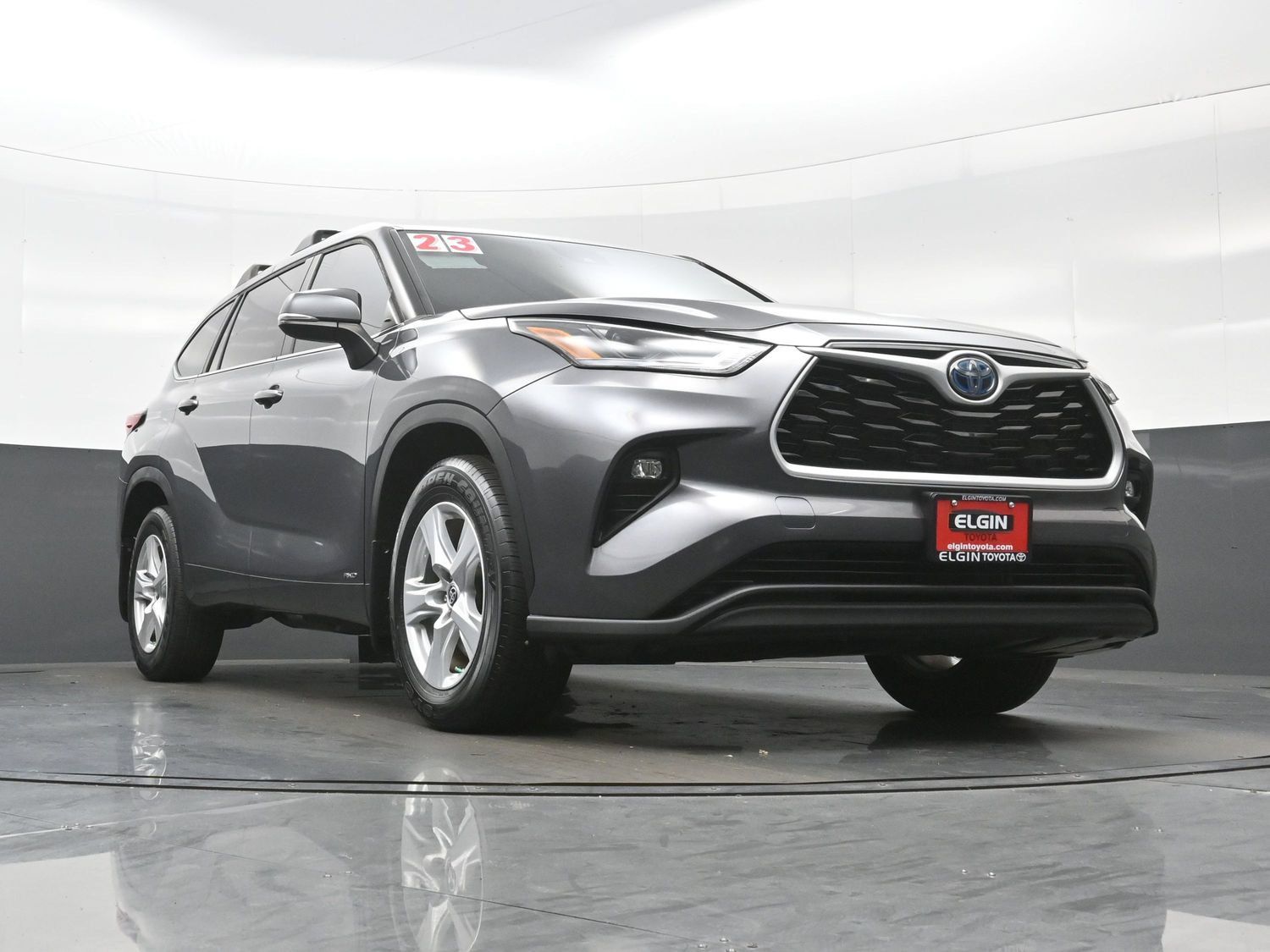 Used 2023 Toyota Highlander LE AWD/4WD image 26