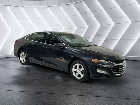 Used 2023 Chevrolet Malibu LT image 1
