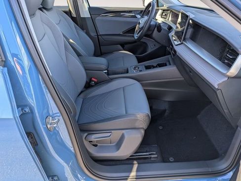 New 2026 Volkswagen Tiguan SE image 32