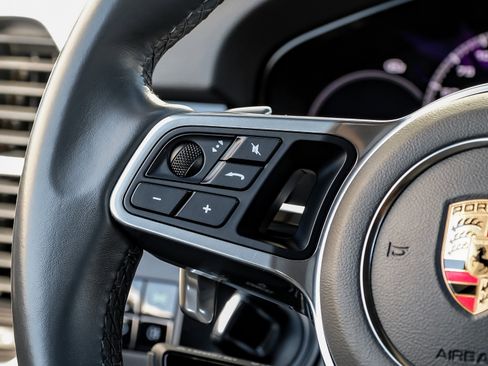 Used 2020 Porsche Cayenne image 19