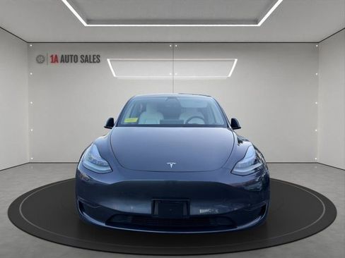 Used 2020 Tesla Model Y Long Range image 8