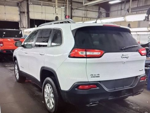 Used 2015 Jeep Cherokee Latitude w/ Cold Weather Group image 2