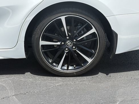 Used 2018 Toyota Camry XSE w/ Driver Assist Package FWD image 5