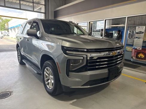 Used 2025 Chevrolet Tahoe LT AWD/4WD image 2