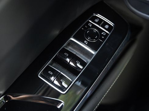Used 2026 Cadillac Escalade ESV V w/ LPO, ONYX Package AWD/4WD image 22