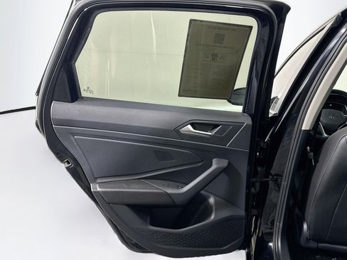 Used 2024 Volkswagen Jetta SE w/ Panoramic Sunroof Package FWD image 28
