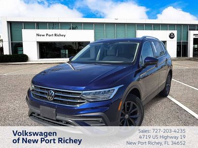 Used 2023 Volkswagen Tiguan SE w/ Panoramic Sunroof Package
