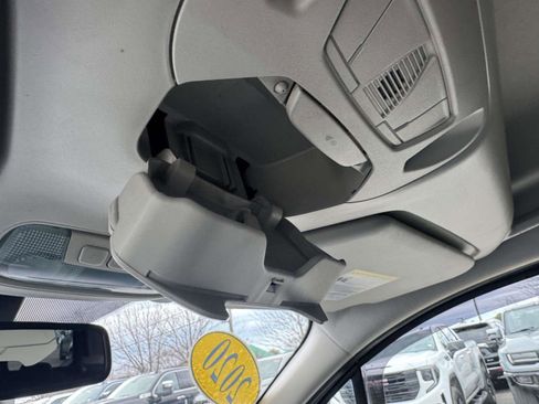 Used 2020 Ford Transit Connect XLT image 33