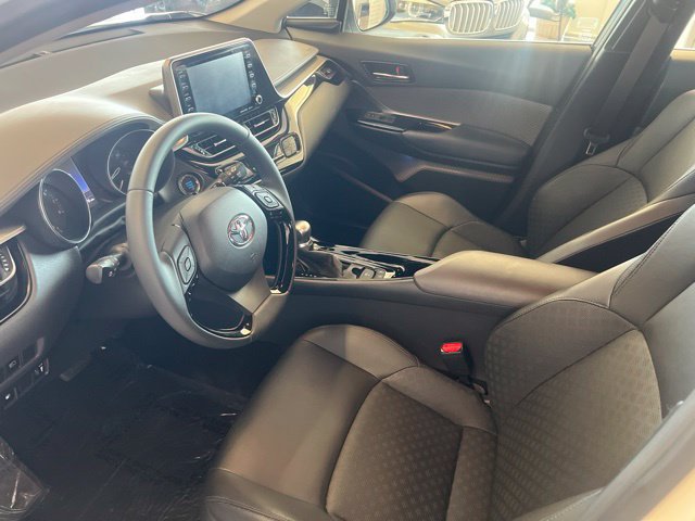Used 2021 Toyota C-HR Limited FWD image 4