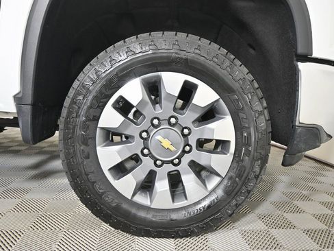 Used 2024 Chevrolet Silverado 3500 LT image 12