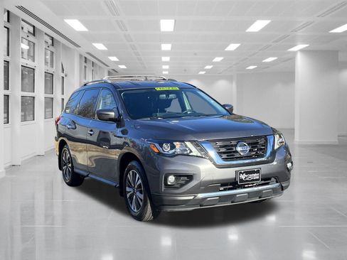 Used 2020 Nissan Pathfinder SV w/ Cargo Package image 3
