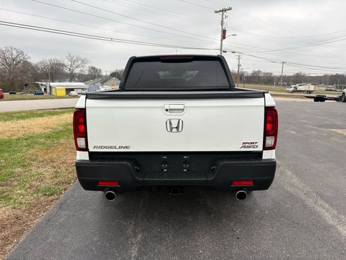 Used 2021 Honda Ridgeline Sport image 3