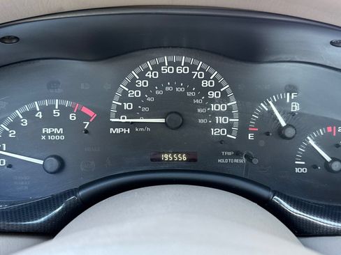 Used 2002 Chevrolet Malibu V6 w/ Preferred Equipment Group 1 FWD image 24