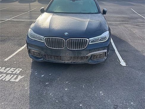 Used 2016 BMW 750i xDrive image 3