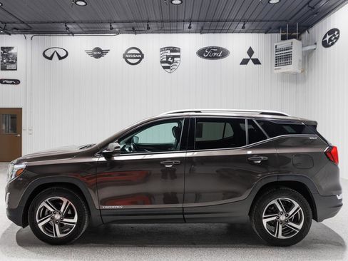 Used 2020 GMC Terrain SLT w/ Preferred Package image 3