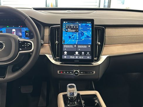 New 2026 Volvo XC90 T8 Ultra w/ Protection Package AWD/4WD image 11