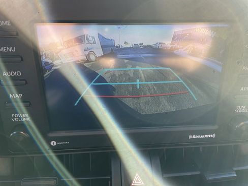 Used 2022 Toyota RAV4 LE image 19