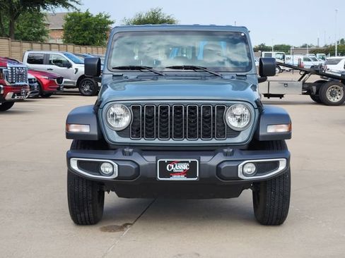 Used 2025 Jeep Gladiator Sport AWD/4WD image 10