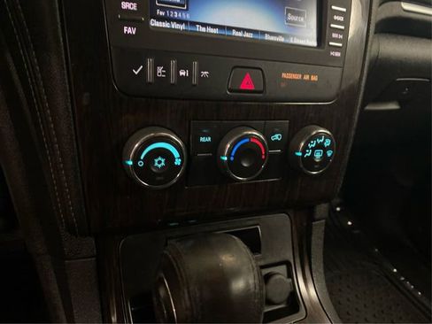 Used 2016 Chevrolet Traverse LT w/ LPO, 'HIT The Road' Package AWD/4WD image 30