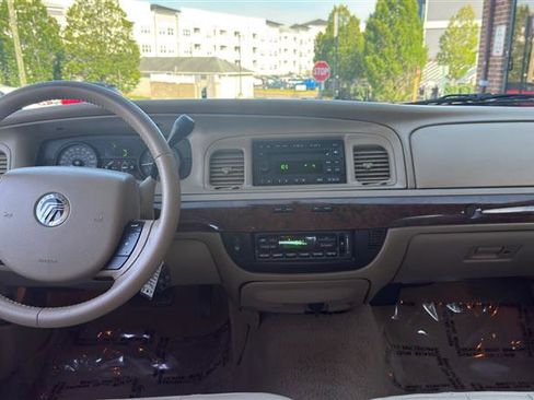 Used 2009 Mercury Grand Marquis LS RWD image 24