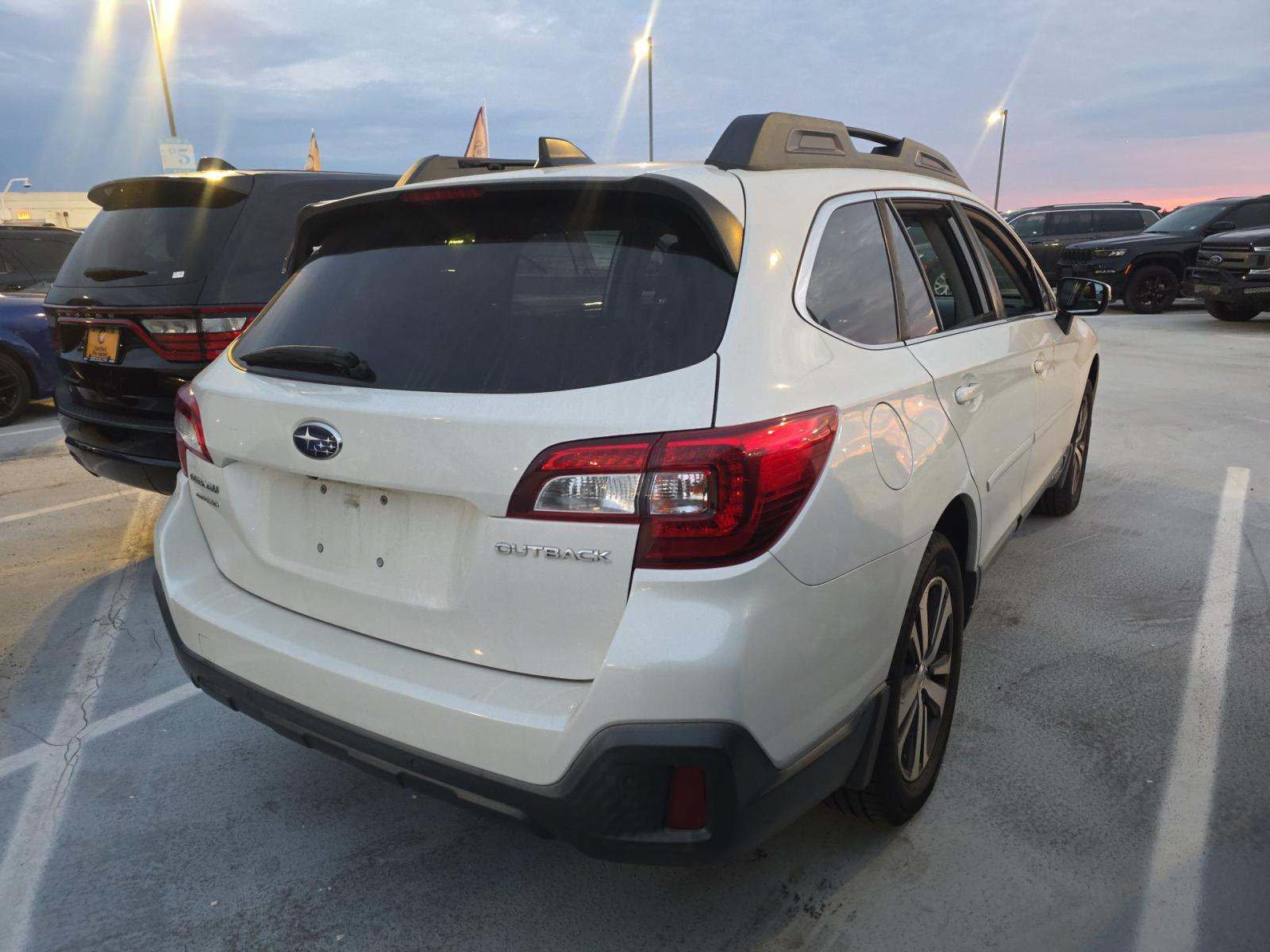 Used 2019 Subaru Outback 2.5i Limited AWD/4WD image 3