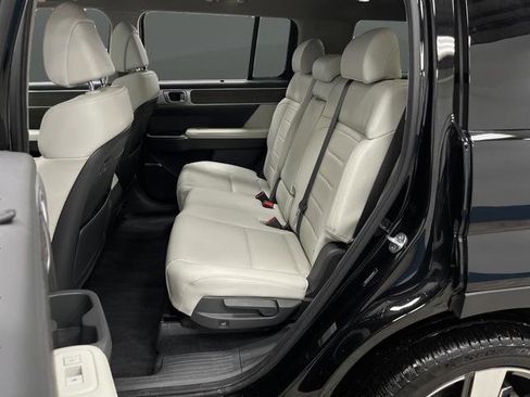 Used 2024 Hyundai Santa Fe Limited image 32