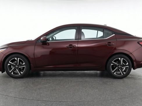 Used 2025 Nissan Sentra SV FWD image 5