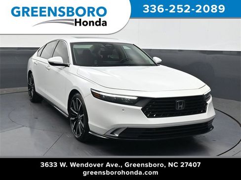 Used 2023 Honda Accord Touring image 1