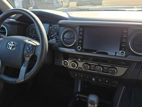Certified 2023 Toyota Tacoma TRD Off-Road w/ Technology Package AWD/4WD image 12
