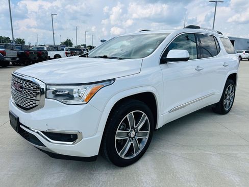 Used 2018 GMC Acadia Denali w/ Technology Package AWD/4WD image 41