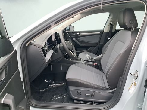 New 2026 Volkswagen Jetta SE FWD image 10