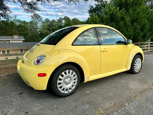 Used 2004 Volkswagen Beetle GL image 3