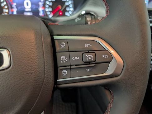 Used 2025 Jeep Compass Trailhawk AWD/4WD image 17