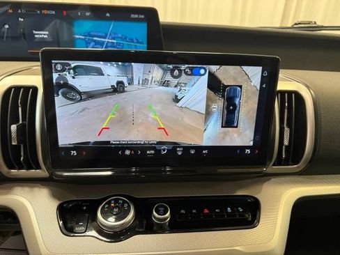 Used 2025 Ford Expedition Max Active AWD/4WD image 19
