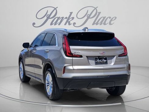 Used 2024 Cadillac XT4 Luxury w/ Cold Weather Package FWD image 3