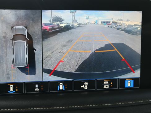 Used 2021 Chevrolet Tahoe Premier w/ Premium Package image 26