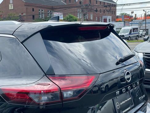 Certified 2024 Nissan Rogue SV w/ SV Premium Package AWD/4WD image 34