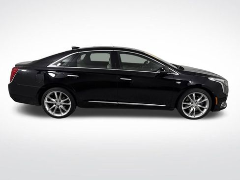 Used 2018 Cadillac XTS Premium Luxury image 2