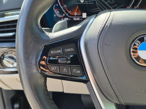 Used 2023 BMW 530i w/ Premium Package RWD image 15