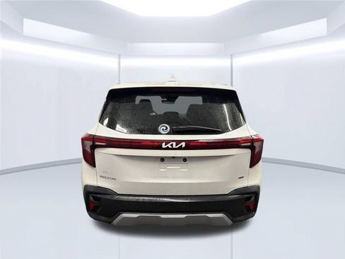 Used 2024 Kia Seltos LX AWD/4WD image 4