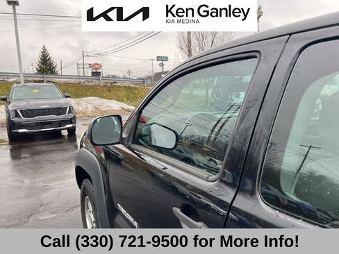 Used 2011 Toyota Tacoma PreRunner image 24