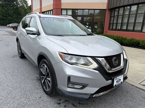 Used 2018 Nissan Rogue SL w/ Premium Package AWD/4WD image 11