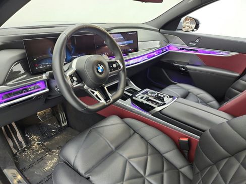 Used 2023 BMW 740i RWD image 11
